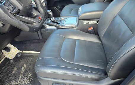 Toyota Land Cruiser 200, 2017 год, 7 350 000 рублей, 19 фотография