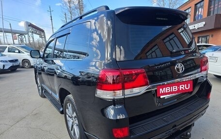 Toyota Land Cruiser 200, 2017 год, 7 350 000 рублей, 9 фотография