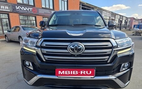Toyota Land Cruiser 200, 2017 год, 7 350 000 рублей, 17 фотография