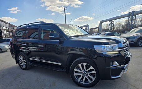 Toyota Land Cruiser 200, 2017 год, 7 350 000 рублей, 40 фотография