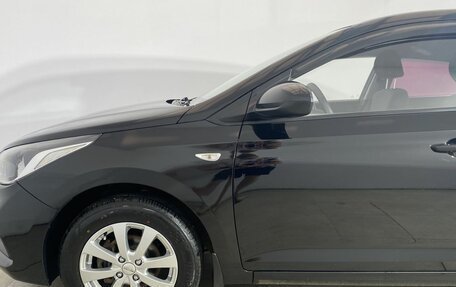 Hyundai Solaris II рестайлинг, 2017 год, 1 000 000 рублей, 7 фотография