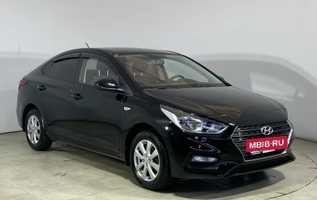 Hyundai Solaris II рестайлинг, 2017 год, 1 000 000 рублей, 3 фотография