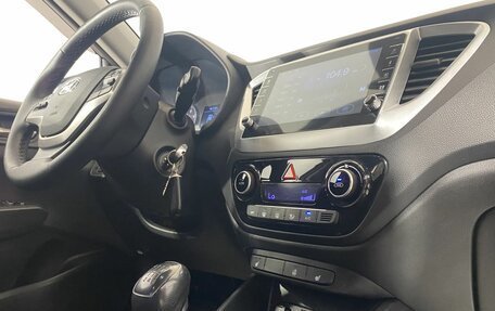 Hyundai Solaris II рестайлинг, 2017 год, 1 000 000 рублей, 18 фотография