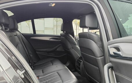 BMW 5 серия, 2017 год, 3 990 000 рублей, 12 фотография