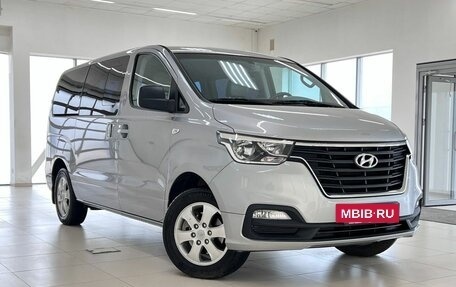 Hyundai Grand Starex Grand Starex I рестайлинг 2, 2020 год, 3 999 000 рублей, 3 фотография