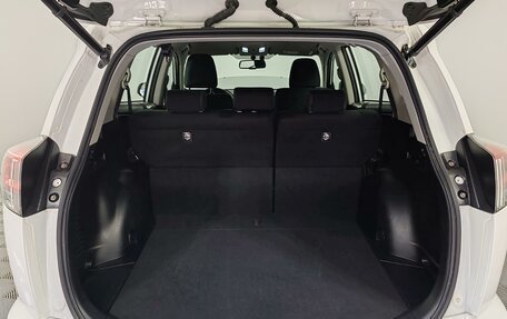 Toyota RAV4, 2018 год, 2 275 000 рублей, 9 фотография