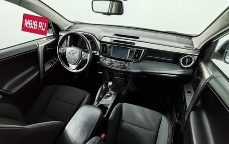 Toyota RAV4, 2018 год, 2 275 000 рублей, 11 фотография