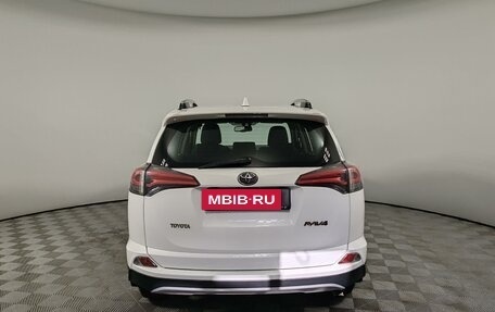 Toyota RAV4, 2018 год, 2 275 000 рублей, 6 фотография