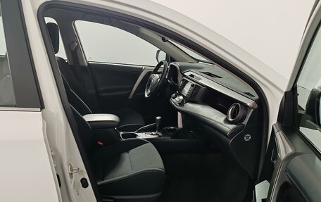 Toyota RAV4, 2018 год, 2 275 000 рублей, 21 фотография