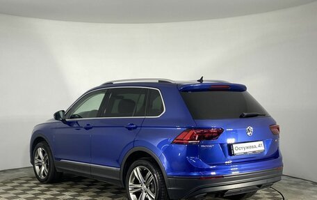 Volkswagen Tiguan II, 2018 год, 2 780 000 рублей, 17 фотография