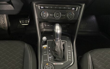 Volkswagen Tiguan II, 2018 год, 2 780 000 рублей, 9 фотография