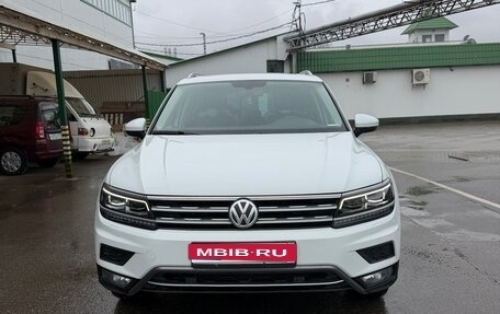 Volkswagen Tiguan II, 2018 год, 2 750 000 рублей, 1 фотография