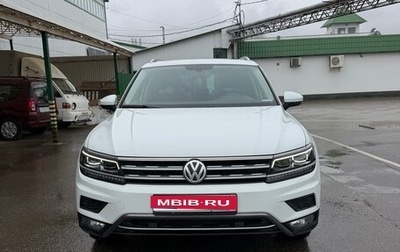 Volkswagen Tiguan II, 2018 год, 2 750 000 рублей, 1 фотография
