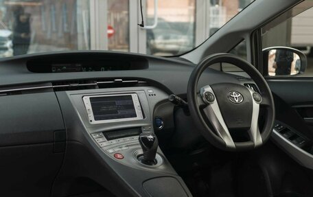 Toyota Prius, 2012 год, 1 010 000 рублей, 11 фотография