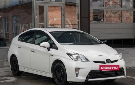 Toyota Prius, 2012 год, 1 010 000 рублей, 7 фотография