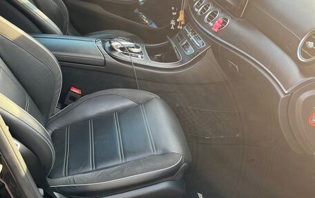 Mercedes-Benz E-Класс, 2019 год, 3 600 000 рублей, 6 фотография