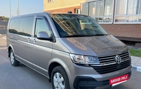 Volkswagen Caravelle T6 рестайлинг, 2020 год, 4 300 000 рублей, 2 фотография