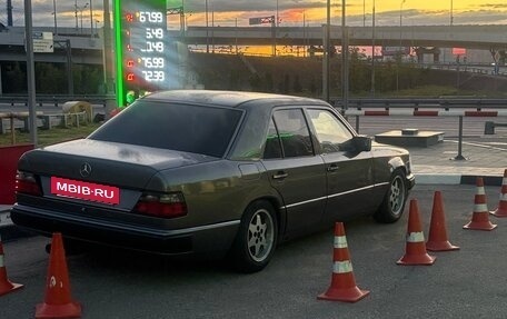 Mercedes-Benz E-Класс, 1993 год, 400 000 рублей, 8 фотография