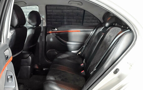 Toyota Avensis III рестайлинг, 2005 год, 550 000 рублей, 20 фотография
