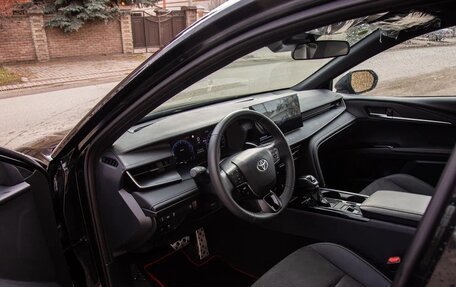 Toyota Camry, 2024 год, 3 700 000 рублей, 2 фотография
