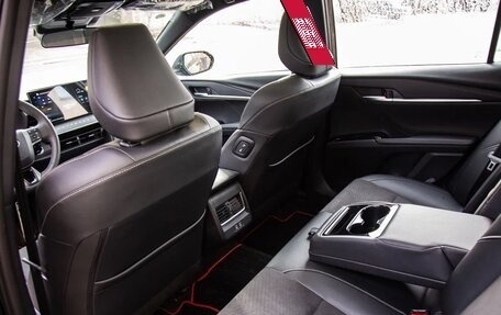 Toyota Camry, 2024 год, 3 700 000 рублей, 4 фотография