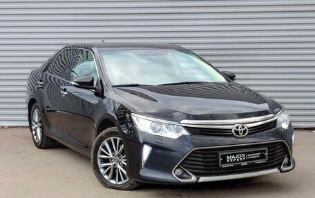 Toyota Camry, 2017 год, 2 455 000 рублей, 3 фотография