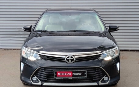 Toyota Camry, 2017 год, 2 455 000 рублей, 2 фотография