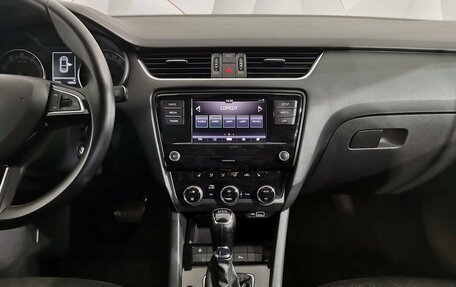Skoda Octavia, 2018 год, 1 675 000 рублей, 14 фотография