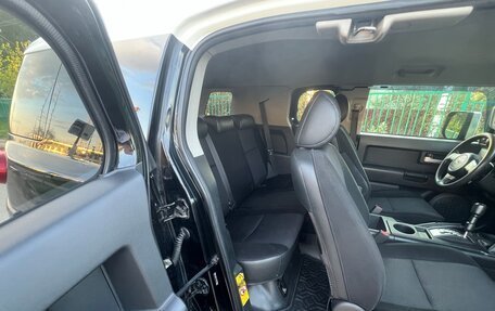 Toyota FJ Cruiser, 2006 год, 2 200 000 рублей, 16 фотография