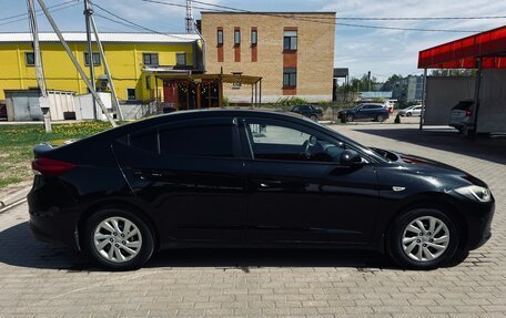 Hyundai Elantra VI рестайлинг, 2016 год, 1 100 000 рублей, 3 фотография