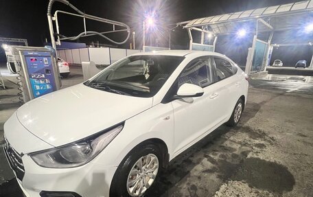 Hyundai Solaris II рестайлинг, 2017 год, 1 000 000 рублей, 3 фотография