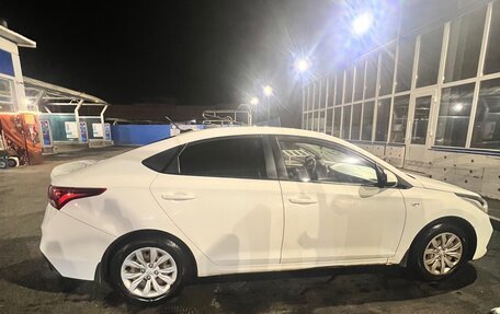 Hyundai Solaris II рестайлинг, 2017 год, 1 000 000 рублей, 6 фотография
