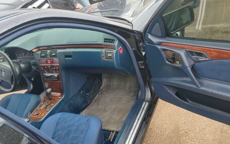 Mercedes-Benz E-Класс, 1998 год, 650 000 рублей, 5 фотография