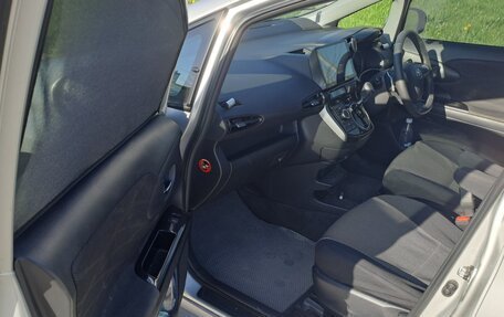 Toyota Wish II, 2014 год, 1 400 000 рублей, 10 фотография