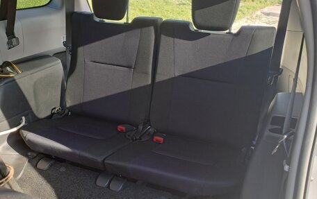 Toyota Wish II, 2014 год, 1 400 000 рублей, 12 фотография
