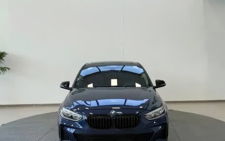 BMW 1 серия, 2022 год, 1 870 000 рублей, 2 фотография