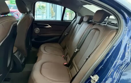 BMW 1 серия, 2022 год, 1 870 000 рублей, 12 фотография