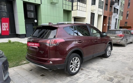 Toyota RAV4, 2017 год, 2 140 000 рублей, 3 фотография