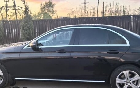 Mercedes-Benz E-Класс, 2017 год, 3 500 000 рублей, 6 фотография