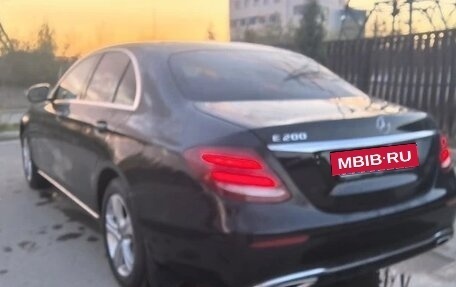Mercedes-Benz E-Класс, 2017 год, 3 500 000 рублей, 4 фотография