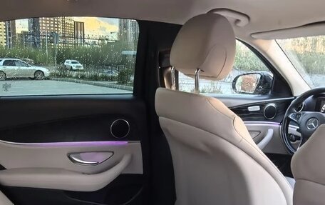Mercedes-Benz E-Класс, 2017 год, 3 500 000 рублей, 8 фотография
