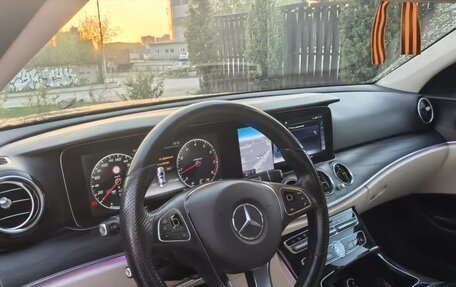 Mercedes-Benz E-Класс, 2017 год, 3 500 000 рублей, 10 фотография