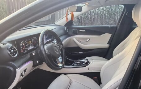 Mercedes-Benz E-Класс, 2017 год, 3 500 000 рублей, 13 фотография