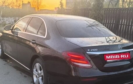 Mercedes-Benz E-Класс, 2017 год, 3 500 000 рублей, 14 фотография