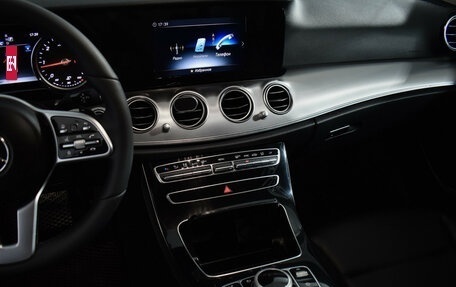 Mercedes-Benz E-Класс, 2020 год, 2 550 000 рублей, 14 фотография