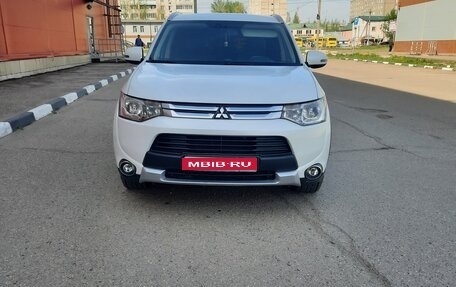 Mitsubishi Outlander III рестайлинг 3, 2014 год, 1 650 000 рублей, 1 фотография