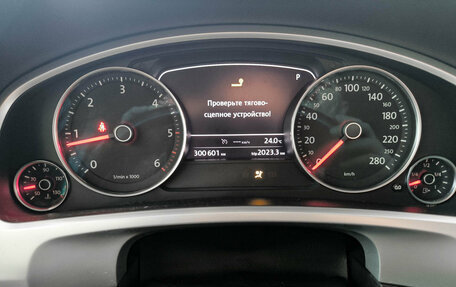 Volkswagen Touareg III, 2017 год, 2 850 000 рублей, 16 фотография