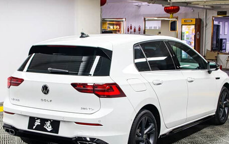 Volkswagen Golf VIII, 2023 год, 2 300 000 рублей, 4 фотография