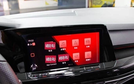 Volkswagen Golf VIII, 2023 год, 2 300 000 рублей, 13 фотография