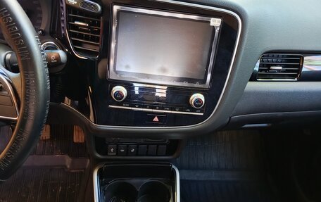 Mitsubishi Outlander III рестайлинг 3, 2022 год, 2 550 000 рублей, 13 фотография